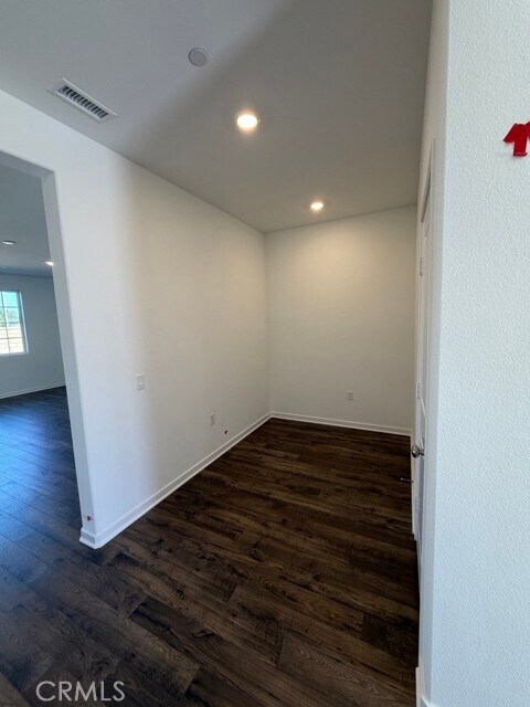 Building Photo - 9567 Silverstein Dr