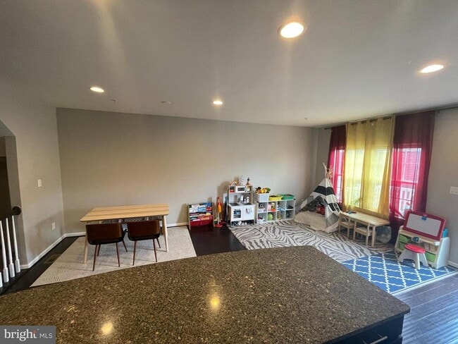 Building Photo - 22421 Sweetspire Dr
