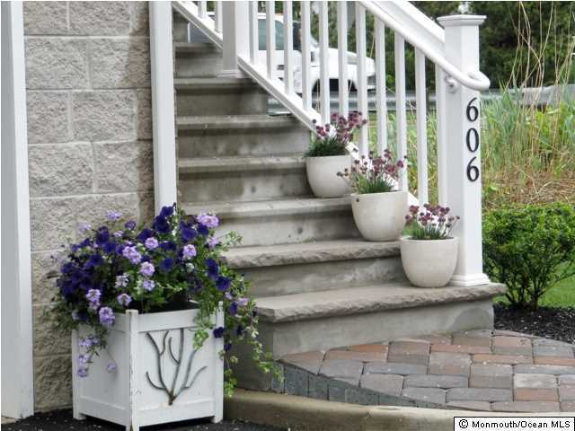 Building Photo - 606 Park Ave