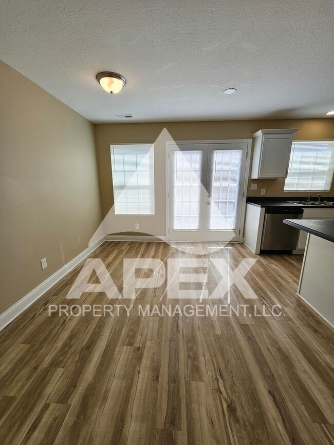 Building Photo - AVALON TOWNHOMES – LIKE NEW - 2 Bd/2.5 Ba Townhome off Topside Road with convenient access to Mar...