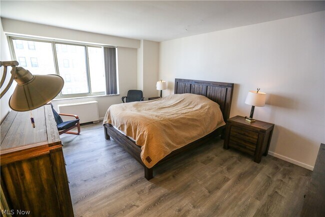 Building Photo - 12520 Edgewater Dr