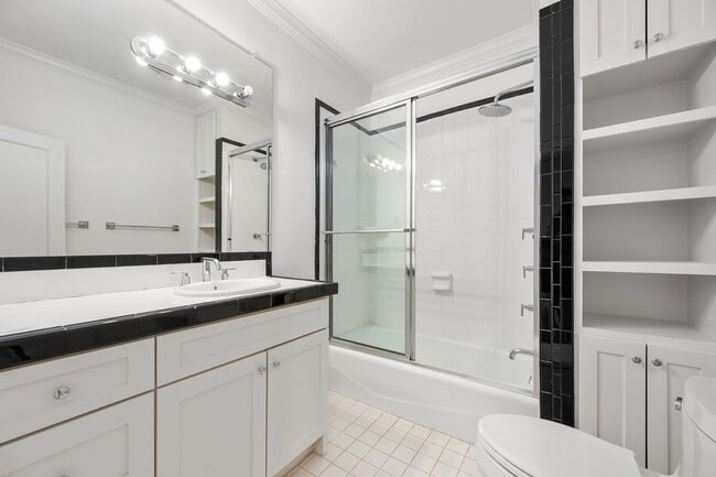 Building Photo - 1301 Kent Ln