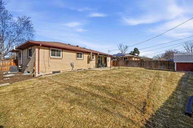 Building Photo - Beautiful 4-bedroom, 2-bathroom home located in the vibrant city of Westminster,