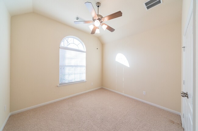 Building Photo - 607 Overdell Dr