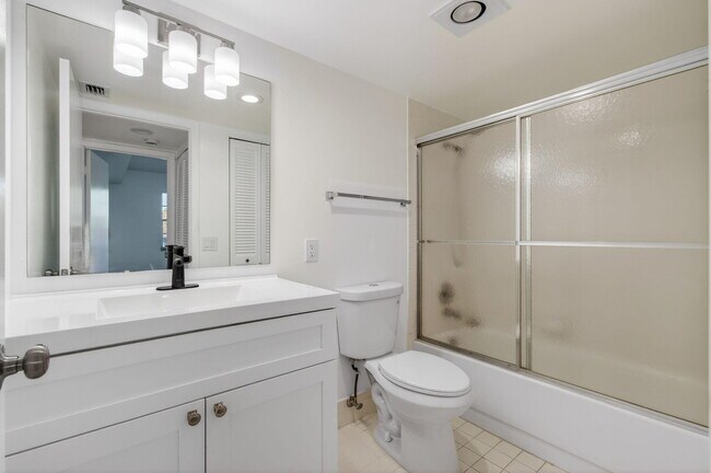 Building Photo - 3502 Bimini Ln