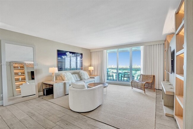 Building Photo - 102 NE 24th St