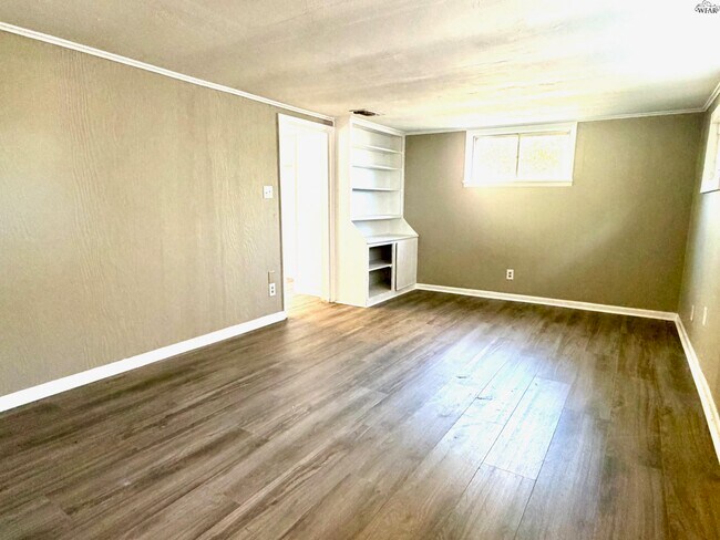 Building Photo - 2213 Bridwell St