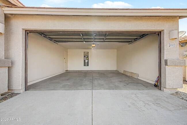 Building Photo - 3442 S 96th Ave