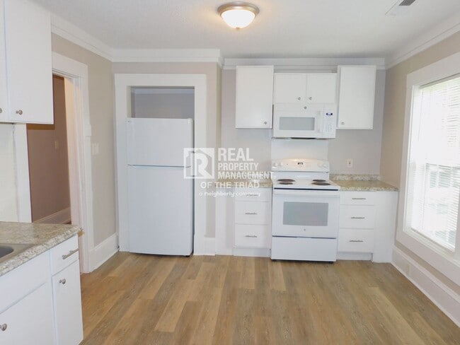 Building Photo - Cute 3 Bedroom/2 Bath Home in Greensboro 2...