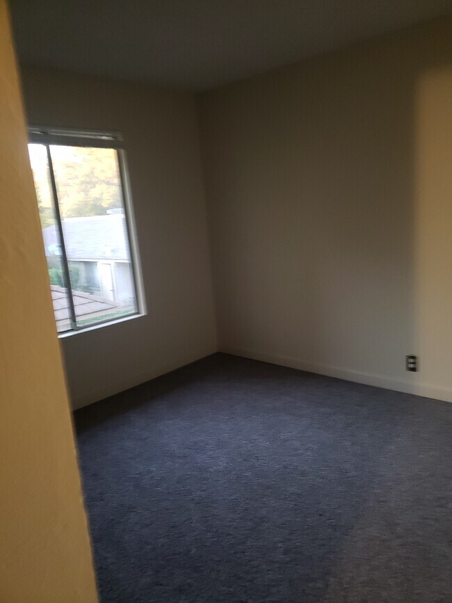 BedR 2 - 4260 Clayton Rd