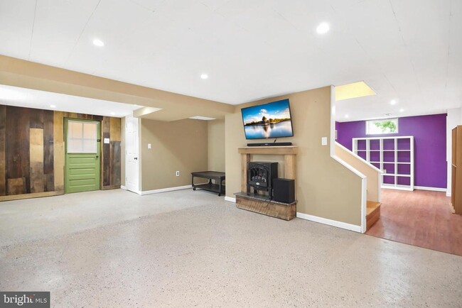 Building Photo - 20 Chester Cir