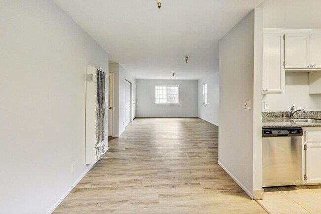 Building Photo - 1803 Sausal St