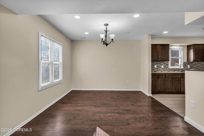 Building Photo - 148 Dewitt Ave