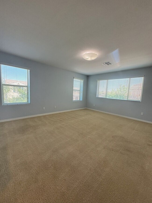Building Photo - COMING SOON! LYONS GATE 5 BDRM + LOFT W CO...