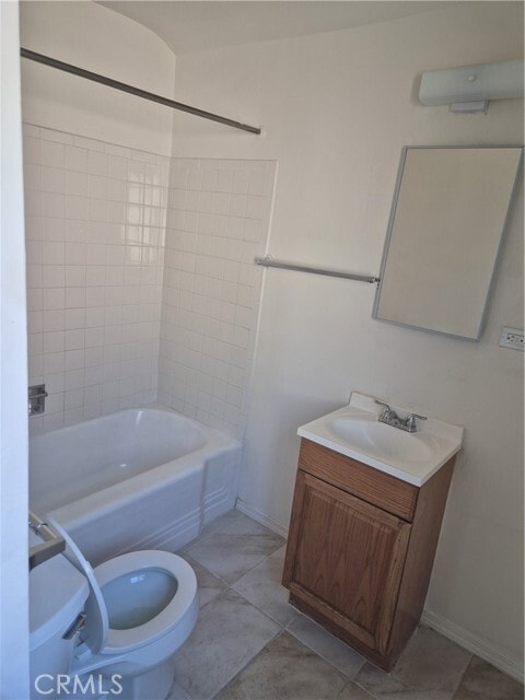 Building Photo - 118 Fano St