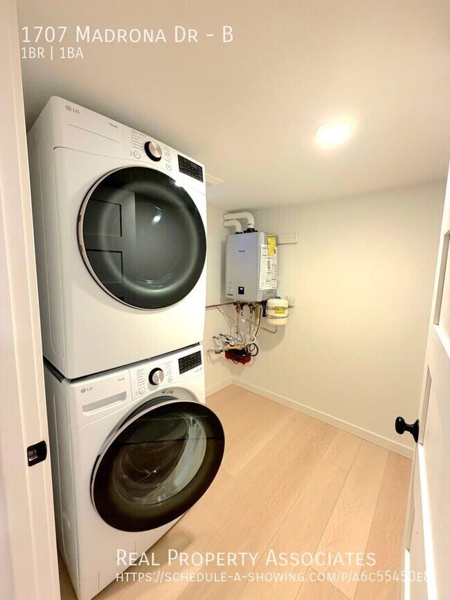 Building Photo - 1707 Madrona Dr