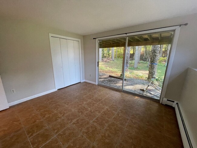 Building Photo - 4BR/1.5 Bath in Dalton – $2,800/mo Peacefu...