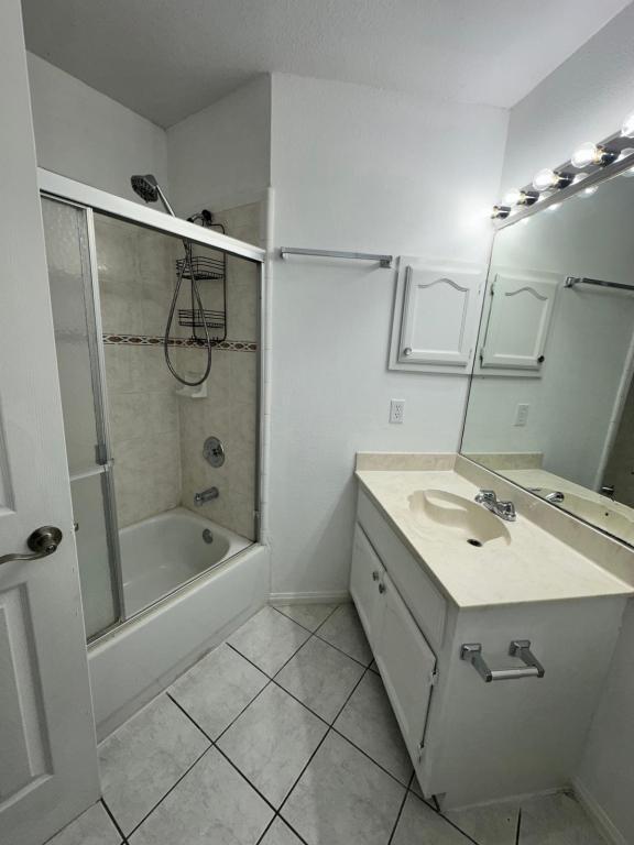 Building Photo - 3018 Ashley Pl