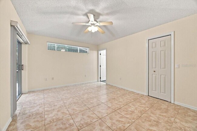 Building Photo - 2393 Paulette Dr