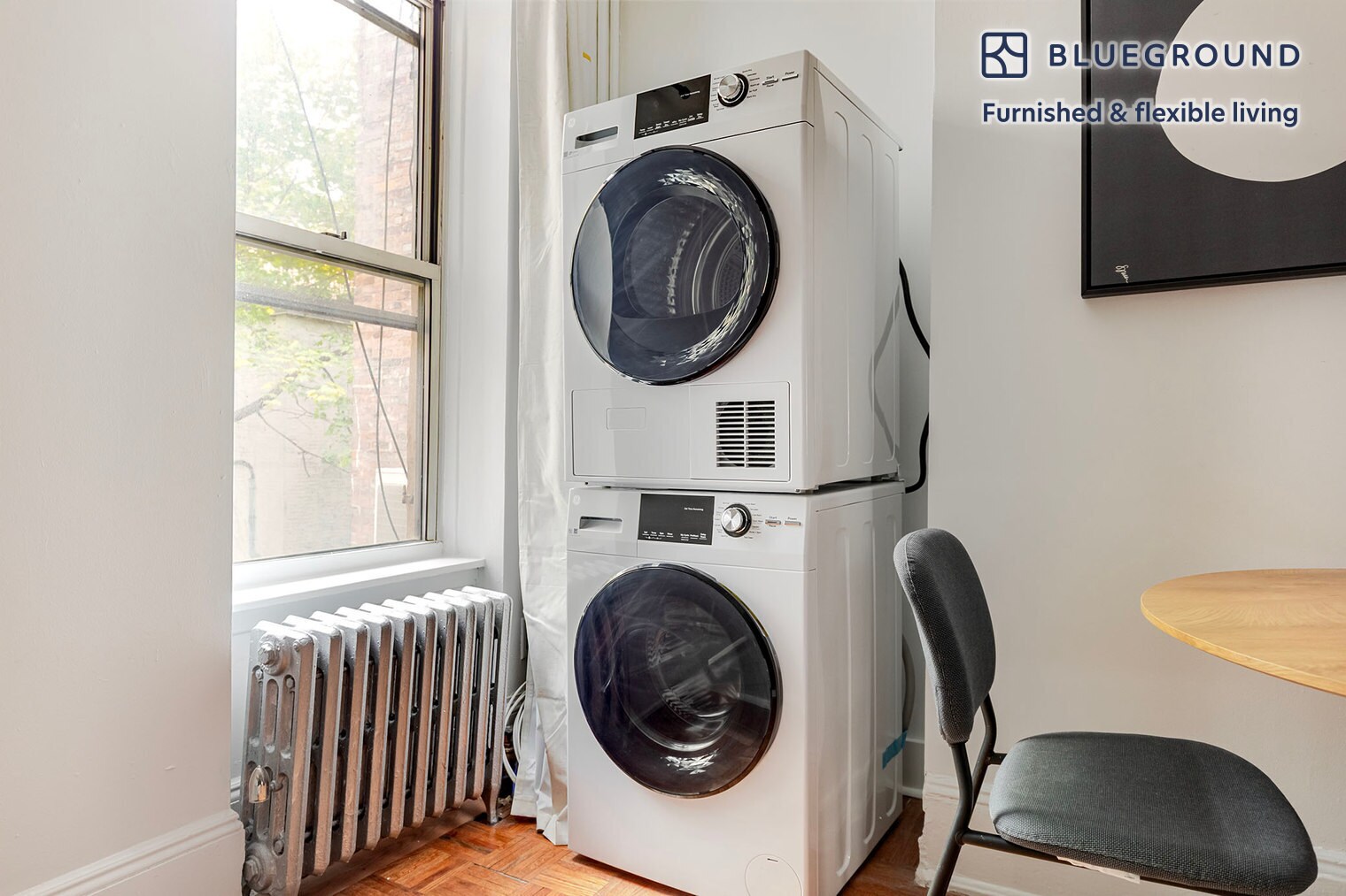 Building Photo - 327 E 10th St