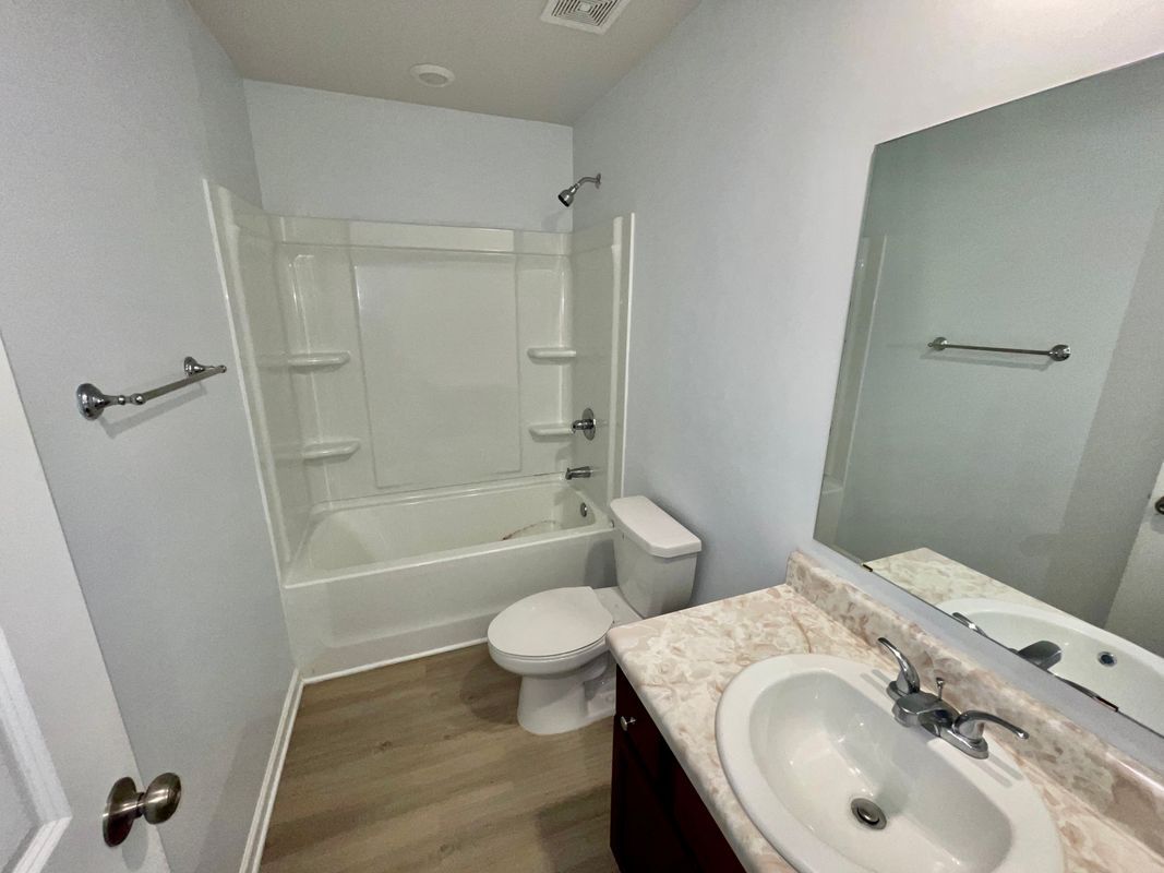 Building Photo - 525 Ruths Dr