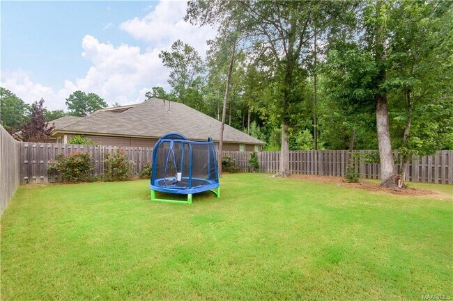 Building Photo - 9625 Gunnison Dr