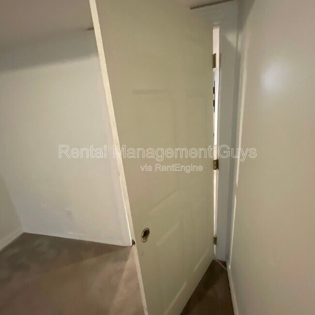 Building Photo - 2021 3rd Ave S