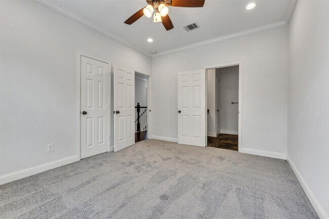 Building Photo - 3911 Kennon St