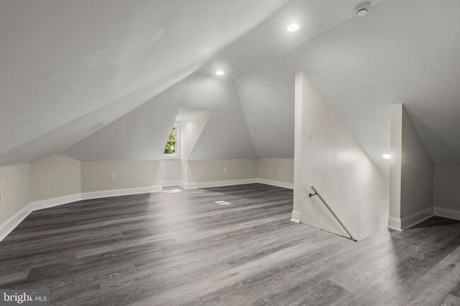 Building Photo - 505 McCabe Ave