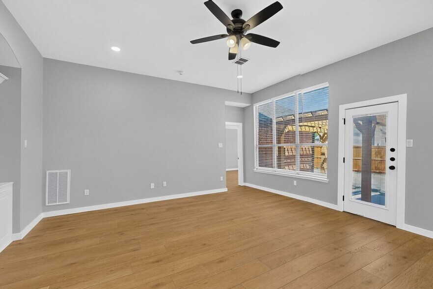 Building Photo - 11112 Amber Valley Dr