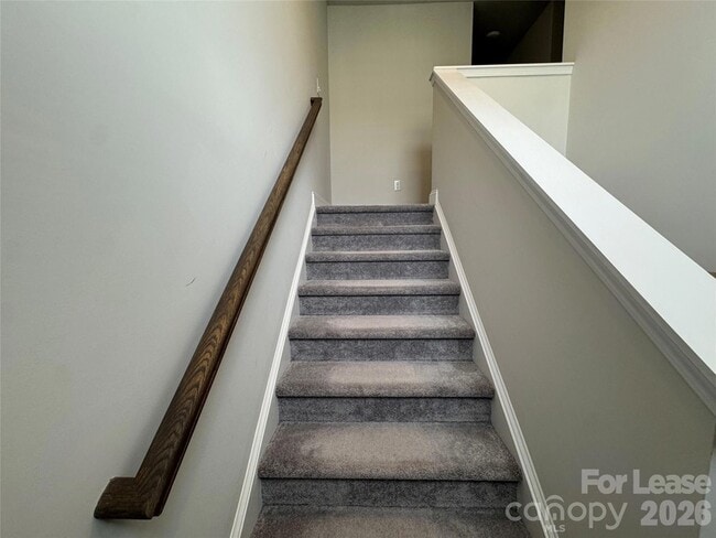 Building Photo - 335 Ladybird Ln