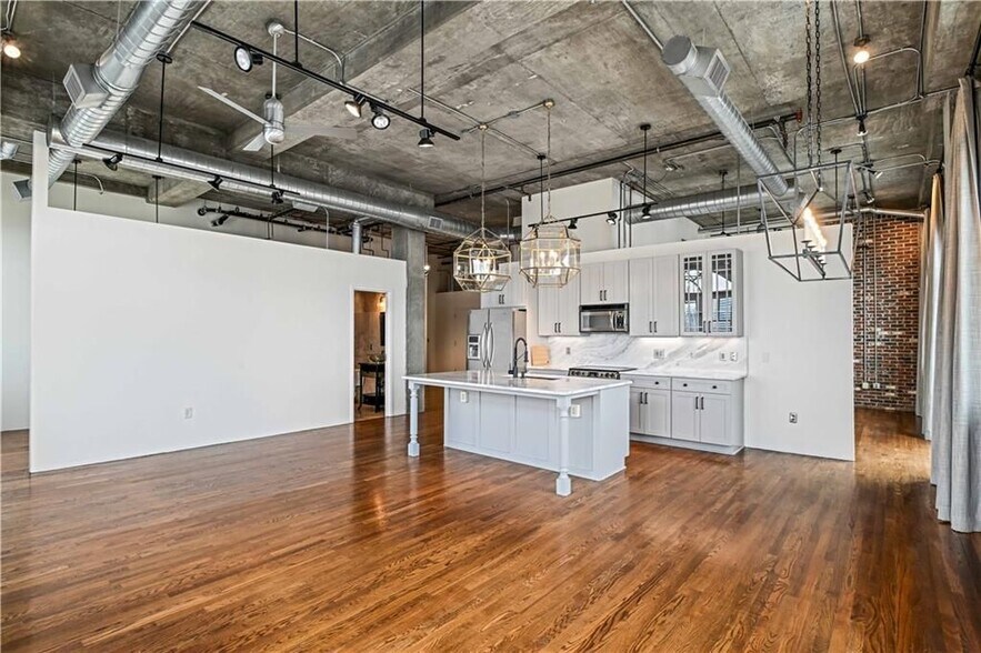 Building Photo - 3180 Mathieson Dr NE