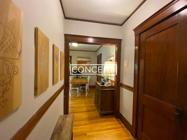 Building Photo - 11 Story St