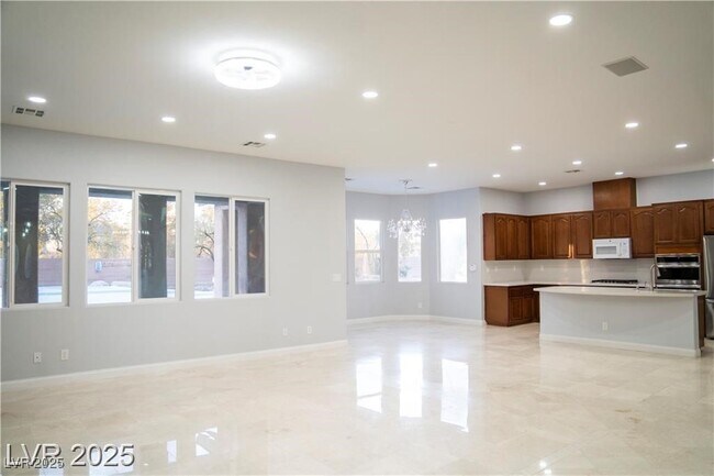 Building Photo - 5527 Breecher Ave