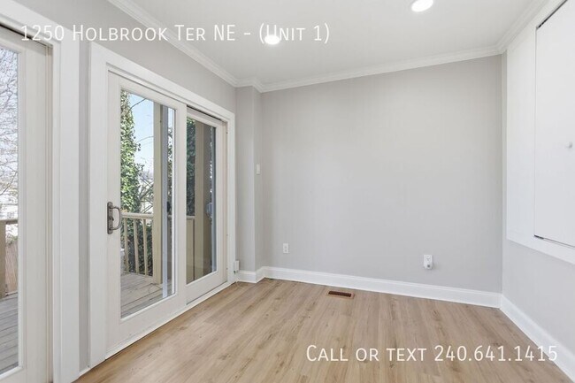 Building Photo - 1250 Holbrook Terrace NE