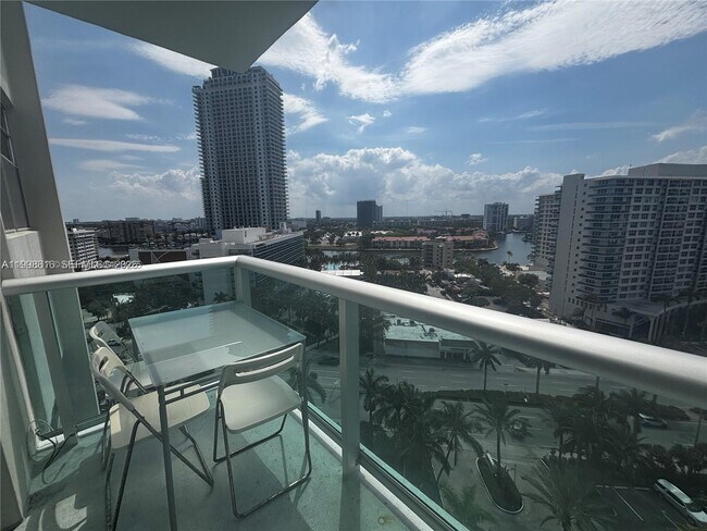 Building Photo - 3901 S Ocean Dr