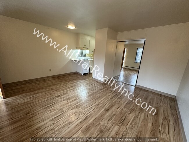 Building Photo - 433 E Dowling Rd