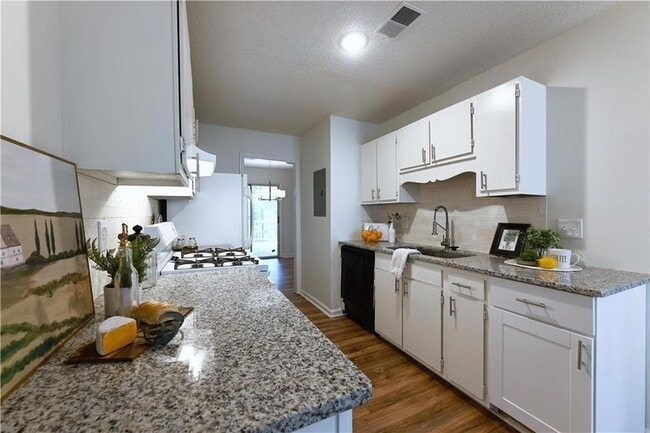 Building Photo - 1697 Cedar Bluff Way