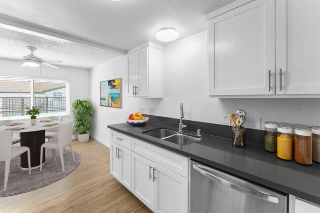 Building Photo - Monroe Garden