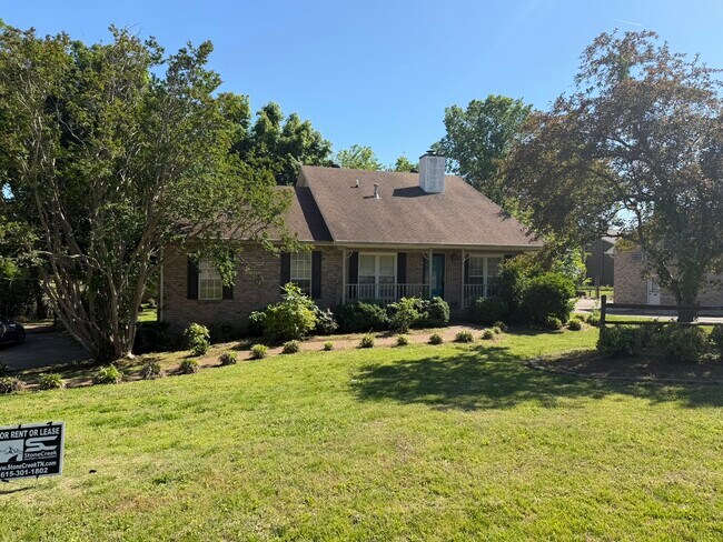 Building Photo - 149 Luna Ln
