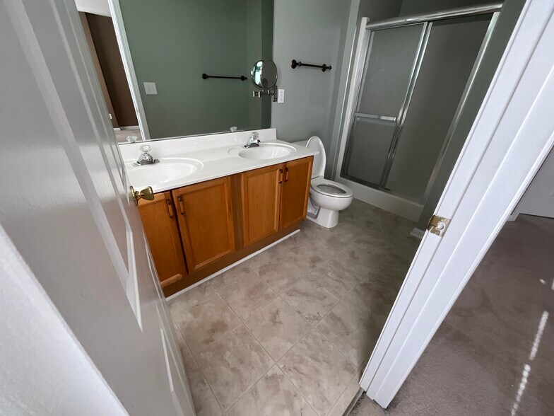 Master Bathroom - 1965 Charlotte Hwy