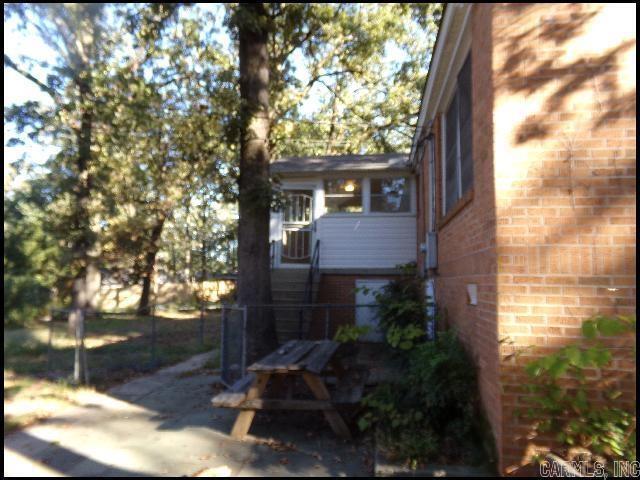 Building Photo - 1400 S Taylor St