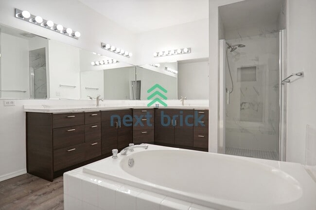 Building Photo - Beautiful home with 3 beds, 2.5 baths for rent