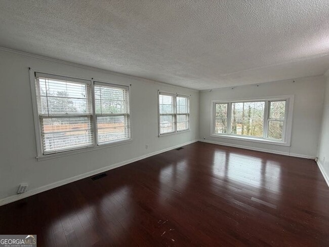 Building Photo - 1252 Lawrenceville-Suwanee Rd