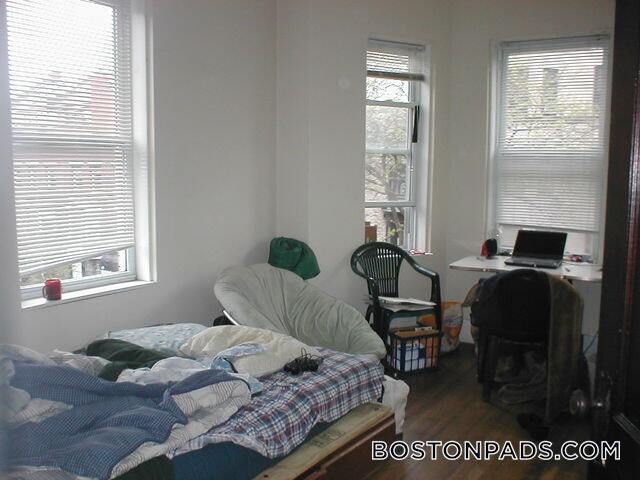 Building Photo - 38 Hemenway St