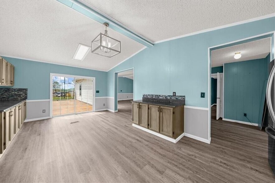 Building Photo - 372 Porter Springs Rd