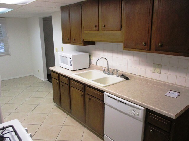 Building Photo - 203 S Regency Dr