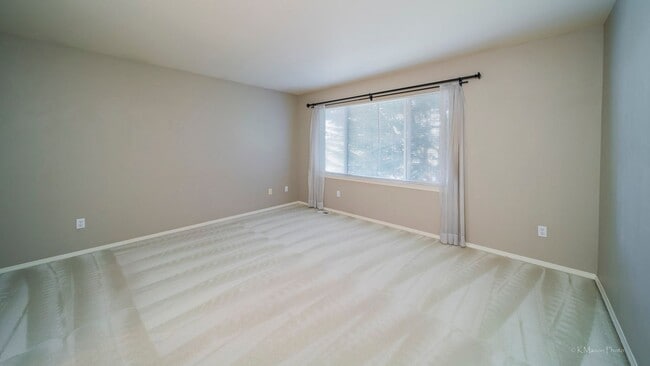 Building Photo - Amazing & spacious 4 bed plus office, 2.5 ...