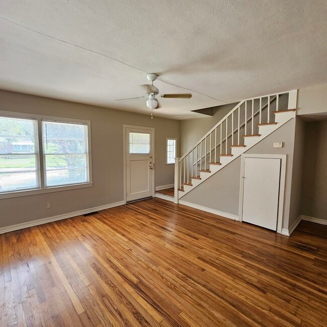 Building Photo - 124 S Franklin Blvd