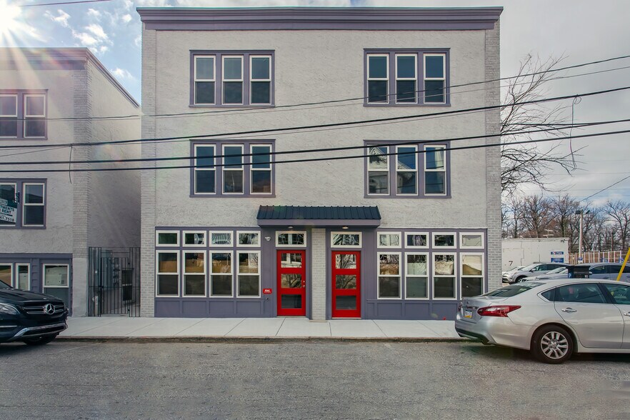 Building Photo - 820 Glenbrook Ave